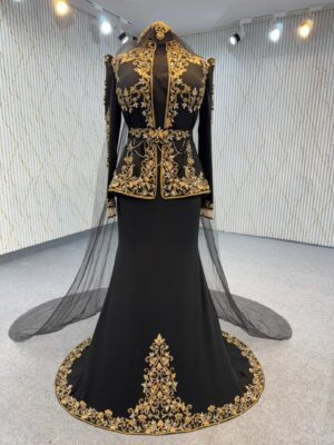 Mraf9059 Karakou with robe Sirene